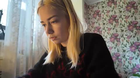 dinorahmroczkowski online show from October 4, 8:09 am