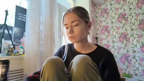 dinorahmroczkowski online show from September 18, 8:24 am