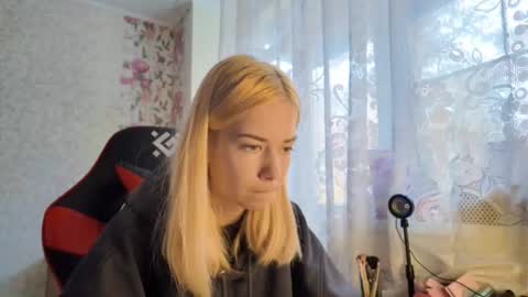 dinorahmroczkowski online show from October 9, 8:18 am