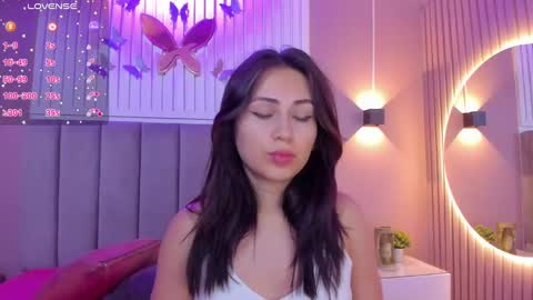 Snapshot of diosa_cristal chatting on February 5, 3:45 am Cristal online show from February 5, 3:45 am