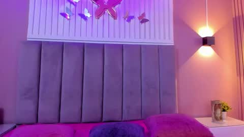 Snapshot of diosa_cristal chatting on January 18, 3:31 am Cristal online show from January 18, 3:31 am