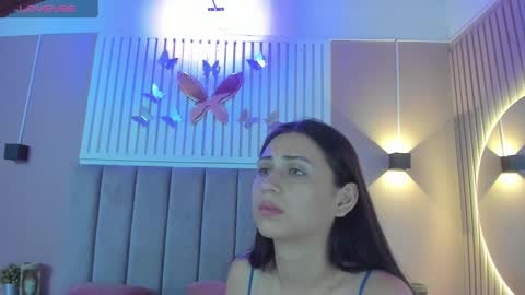 Snapshot of diosa_cristal chatting on December 12, 3:21 am Cristal online show from December 12, 3:21 am