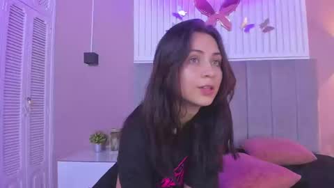Snapshot of diosa_cristal chatting on December 27, 3:20 am Cristal online show from December 27, 3:20 am