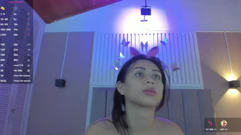 Snapshot of diosa_cristal chatting on March 4, 3:33 am Cristal online show from March 4, 3:33 am