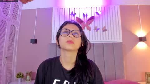 Snapshot of diosa_cristal chatting on January 7, 3:35 am Cristal online show from January 7, 3:35 am