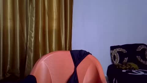 dirty_bitch111 online show from June 11, 7:27 am