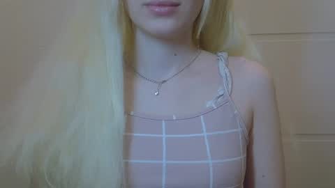 DitaMilton online show from March 7, 8:38 pm