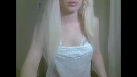 DitaMilton online show from September 19, 8:19 pm