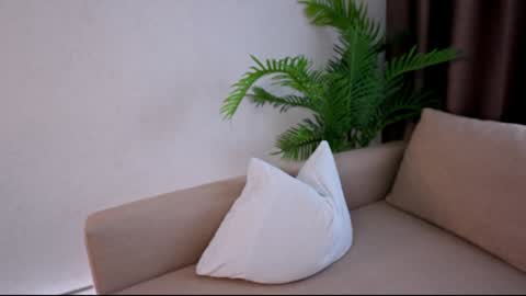 Tia online show from February 8, 6:43 am