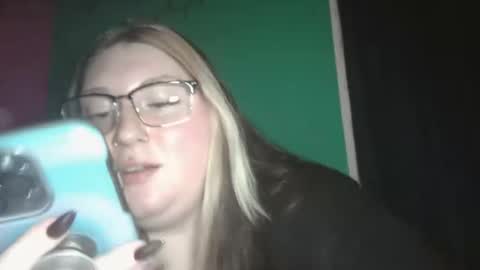 divinedahliaxo online show from March 8, 7:24 am