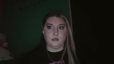 divinedahliaxo online show from March 6, 5:24 am