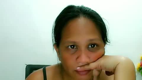 Snapshot of divinegrace10 chatting on February 19, 2:33 am Divine Grace Close To Your Hear online show from February 19, 2:33 am