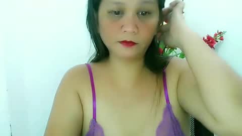 Snapshot of divinegrace10 chatting on December 17, 2:01 am Divine Grace Close To Your Hear online show from December 17, 2:01 am