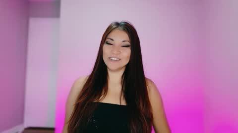 Snapshot of divinelynn chatting on October 25, 2:25 pm DivineLynn online show from October 25, 2:25 pm