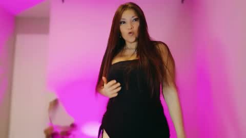 DivineLynn online show from March 12, 4:31 pm