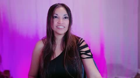 Snapshot of divinelynn chatting on February 5, 2:05 pm DivineLynn online show from February 5, 2:05 pm