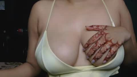 Snapshot of divyakhan chatting on October 25, 4:09 am divyakhan online show from October 25, 4:09 am