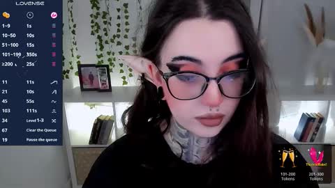 dixipixi_ online show from October 11, 5:56 am