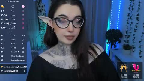 dixipixi_ online show from January 18, 7:26 am