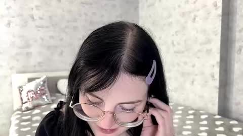 Annie PVT IS OPEN online show from October 14, 3:20 am