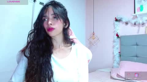 Snapshot of dolce_horny chatting on December 15, 4:37 pm Dolce online show from December 15, 4:37 pm