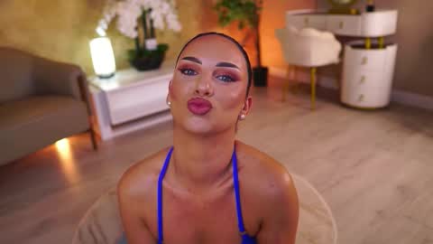 Monica online show from October 23, 9:48 am