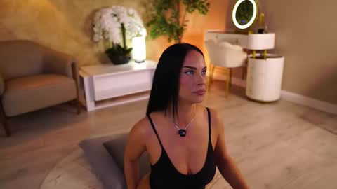 Monica online show from October 6, 9:04 am