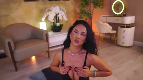 Monica online show from October 21, 9:02 am