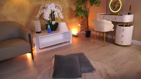 Monica online show from October 27, 10:00 am