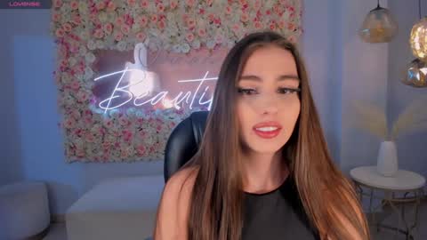 Dolcie  online show from January 11, 11:45 am