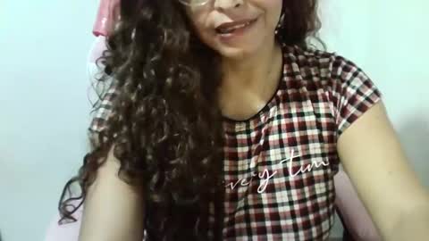 Snapshot of doll78latin chatting on February 10, 5:25 am doll78latin online show from February 10, 5:25 am