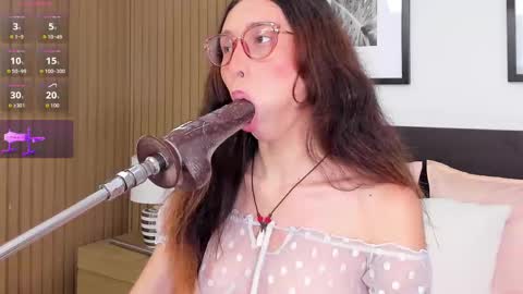 Snapshot of doll_bella_ chatting on September 24, 8:19 pm Bella  online show from September 24, 8:19 pm