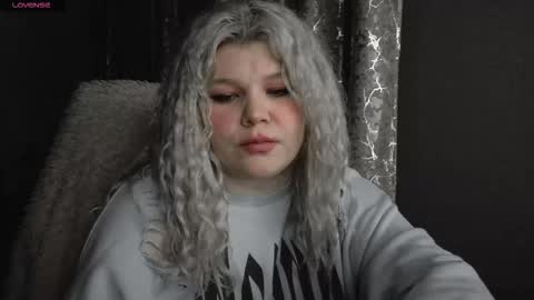 doll online show from November 22, 6:10 pm