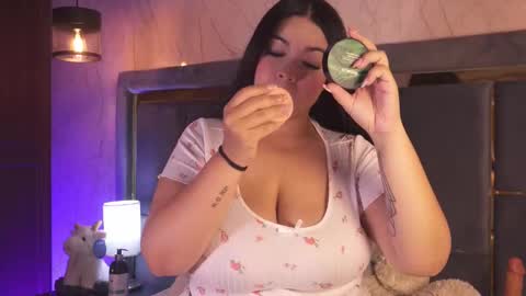 doll_daisy_ online show from November 4, 10:53 am