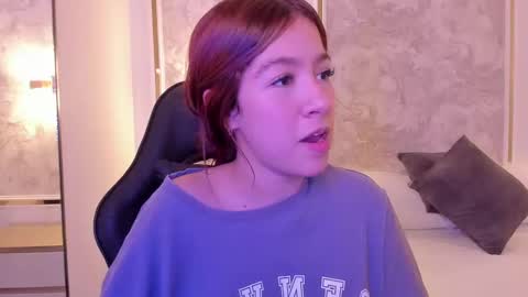 Snapshot of doll_eyeess_ chatting on September 19, 3:05 am D online show from September 19, 3:05 am