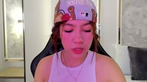 Snapshot of doll_eyeess_ chatting on September 23, 2:21 am D online show from September 23, 2:21 am