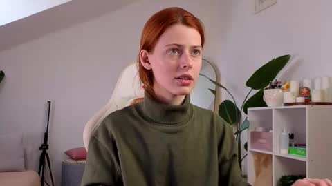 Snapshot of doll_lesli chatting on October 17, 9:34 am Your doll Lesli online show from October 17, 9:34 am