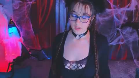 Tessa online show from October 27, 3:29 pm