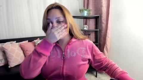 Roxana  independent model can you help me reach 100 hands up uwu online show from January 31, 1:01 am