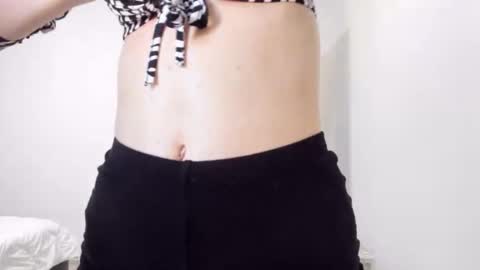 Snapshot of dollcedolly chatting on January 29, 10:05 am Eva online show from January 29, 10:05 am