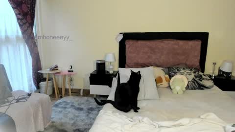 HONEY online show from April 15, 5:13 pm