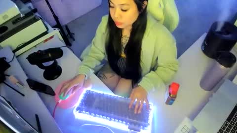 DOLLLFACE online show from October 23, 4:51 am