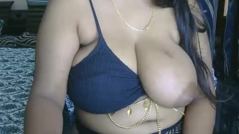 Snapshot of dolly_2 chatting on October 10, 5:01 am dolly_2 online show from October 10, 5:01 am