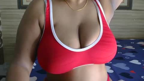 Snapshot of dolly_2 chatting on February 17, 4:20 am dolly_2 online show from February 17, 4:20 am
