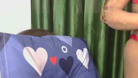 Snapshot of dolly_2 chatting on February 12, 4:54 am dolly_2 online show from February 12, 4:54 am