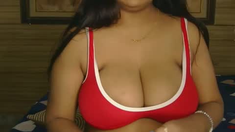 Snapshot of dolly_2 chatting on February 19, 5:27 am dolly_2 online show from February 19, 5:27 am