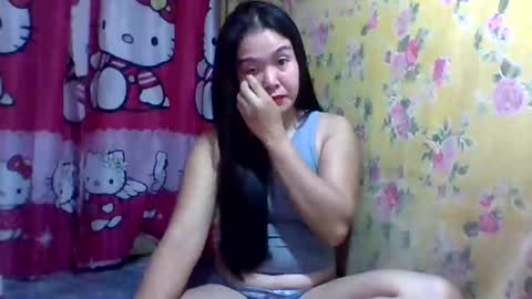 Snapshot of dolly_cute28 chatting on January 13, 8:26 pm dolly_cute28 online show from January 13, 8:26 pm