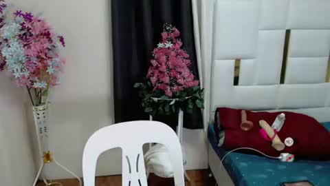 Snapshot of dolly_yume chatting on October 16, 9:34 am YUMEE online show from October 16, 9:34 am