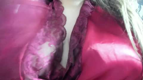 Snapshot of dolly_zoe chatting on October 30, 5:32 am Call me Zoe online show from October 30, 5:32 am