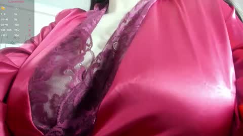 Snapshot of dolly_zoe chatting on October 21, 10:36 pm Call me Zoe online show from October 21, 10:36 pm